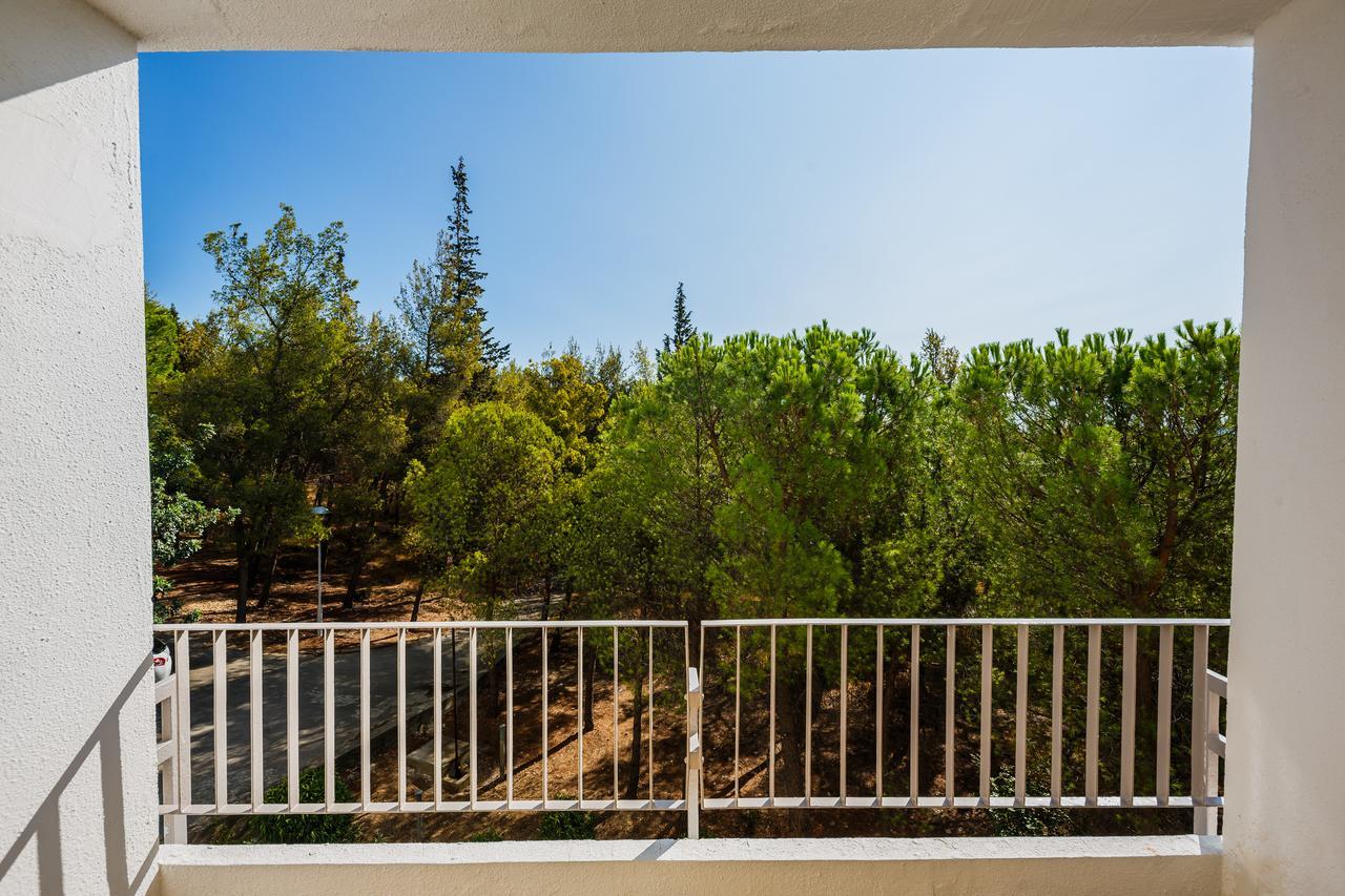 Camera Familiare con Vista Giardino